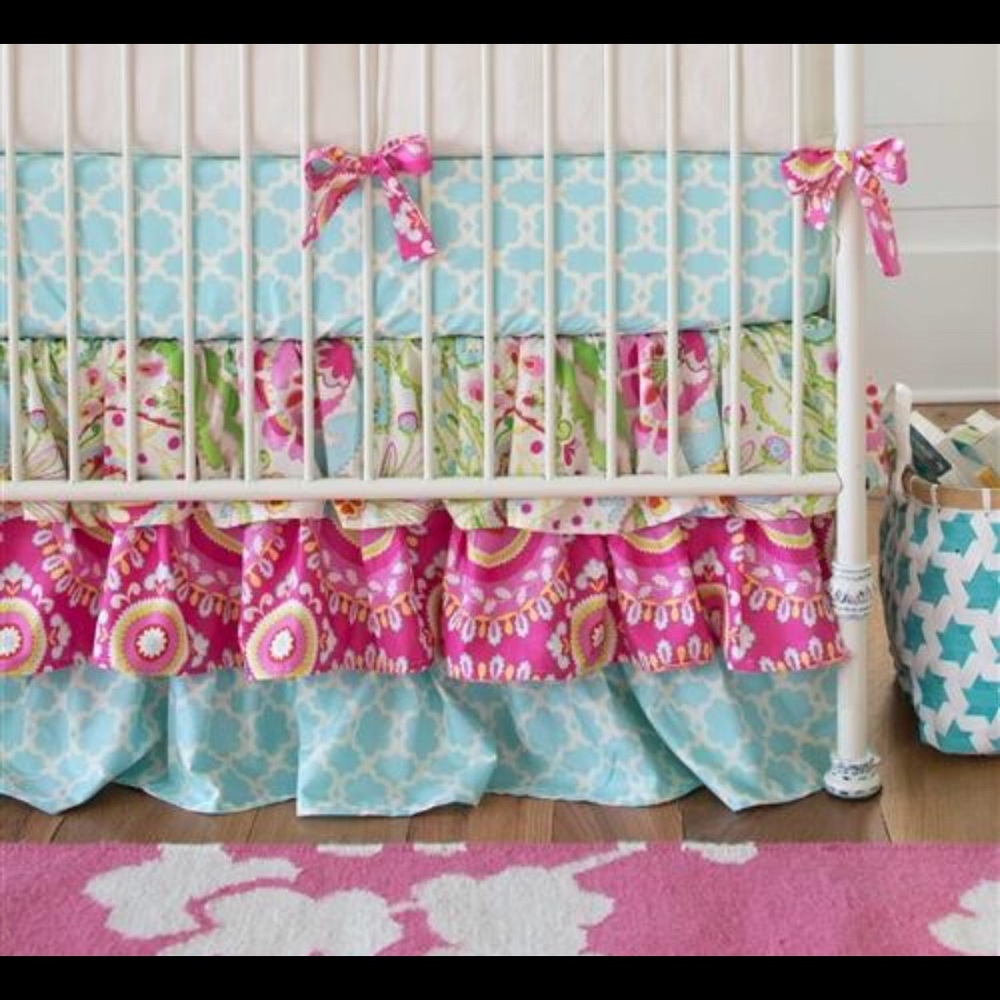 Crib set